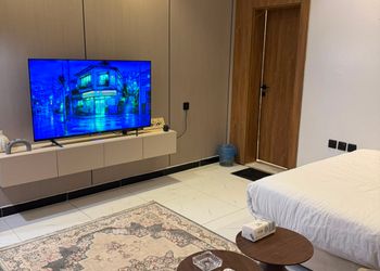 استديو هادئ بسرير ماستر 