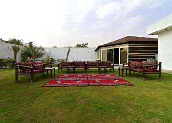 استراحة بملحق خارجي وجلسة خارجية
