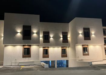 استديو واسع بسرير ماستر وجلسة 