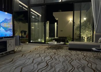 شاليه بتصميم انيق و هادئ