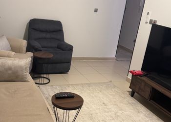 شقة بغرفتين نوم وصالة
