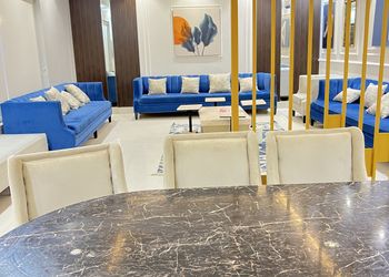 شاليه بمسطح اخضر وجلسة خارجية 