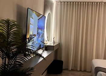 استديو هادئ بدخول ذاتي