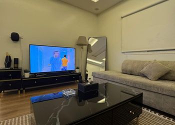شقة بغرفة معيشة وغرفة نوم 