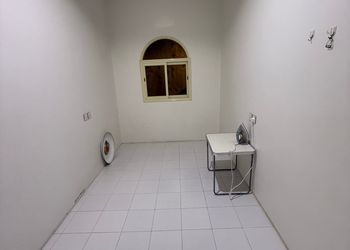 شقة بغرفتين نوم وصالة 