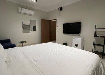 استديو بدخول ذاتي وسرير ماستر
