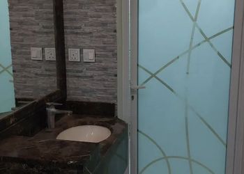 شاليه عائلي بالعاب اطفال ومسبح 