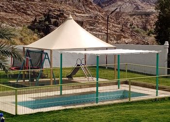 استراحة بإطلالة جبلية ومسطح أخضر