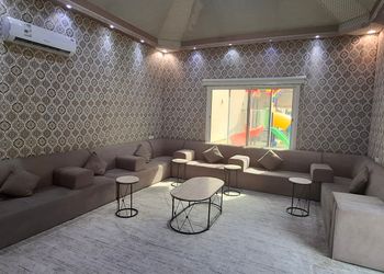 شاليه بألعاب أطفال وجلسة خارجية