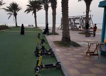 شقة بغرفة معيشة وغرفتين نوم 