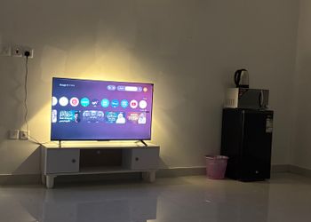 استديو بسرير ماستر وجلسة جانبية