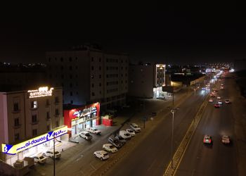 استديو بسرير ماستر وجلسة جانبية 