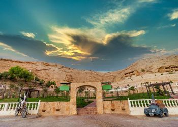 منتجع بأطلالة مميزة وأكواخ 