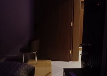 شقة بغرفة معيشة وغرفة نوم 