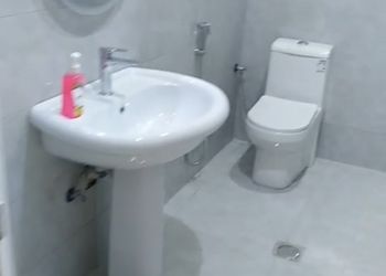استديو بسرير ماستر وأثاث مريح 