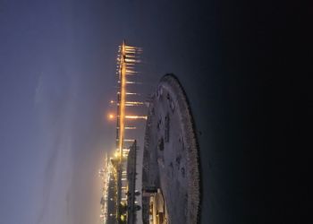 شقة مطلة على البحر مع بلكونة 