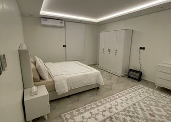 شقة بغرفة نوم ودخول ذاتي