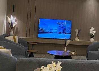 شالية بمجلس مطل على المسبح 
