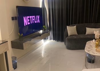 استديو بسرير ماستر وجلسة جانبية