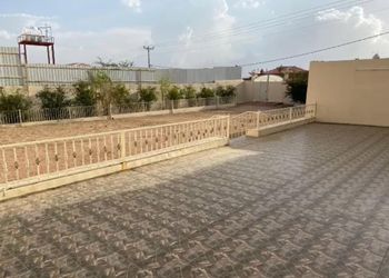 استراحة بألعاب أطفال ومجلس