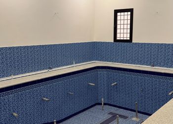 شاليه بمجلس وفناء خارجي