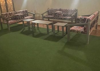 استراحة بمسبح خارجي ومجلس 