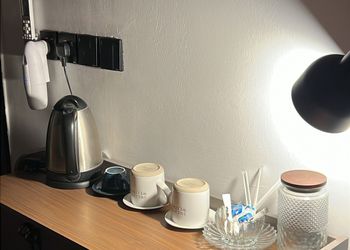 استديو بسرير ماستر وجلسة مريحة 