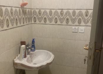 شاليه بصالة جلوس وملحق خارجي