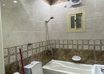 شقة بغرفة معيشة وغرفة نوم 