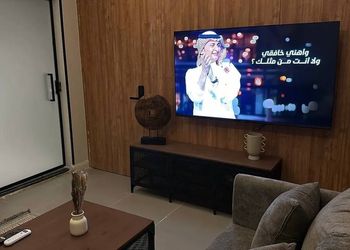 شقة بغرفة معيشة وغرفة نوم 