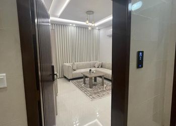 استديو هادئ بدخول ذاتي 