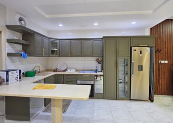 فيلا بمجالس واسعة وثلاث غرف نوم 