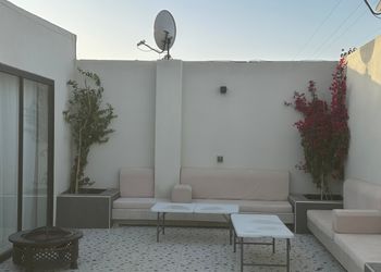 شاليه بجلسة خارجية ومسبح