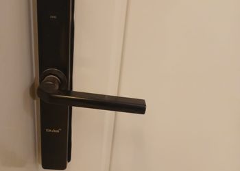 شقة بغرفة معيشة وغرفة نوم 