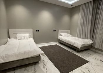 شاليه بتصميم انيق و هادئ
