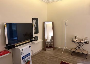 استديو بسرير ماستر وجلسة جانبية