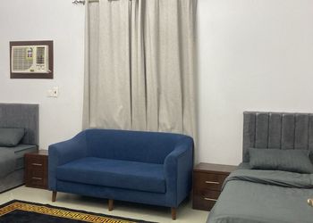 شقة بغرفتين نوم وأثاث مريح