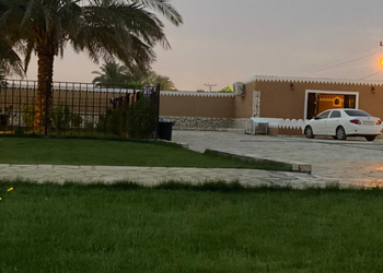 استراحة بمجلس وبيت شعر ومسبح 