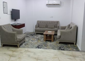 شقة بغرفتين نوم وصالة 