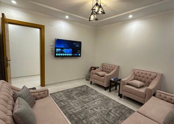 شقة بغرفة معيشة وغرفتين نوم 