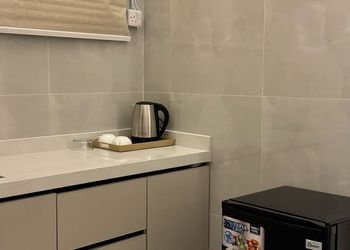 استديو بسرير ماستر وجلسة جانبية