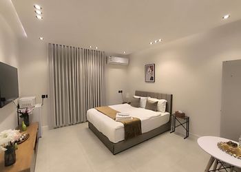 استديو بسرير ماستر
