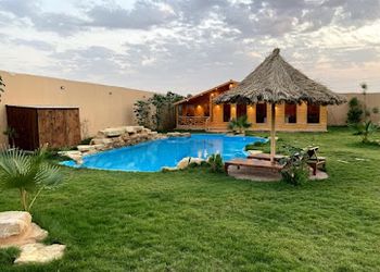 استراحة بألعاب أطفال ومسبح