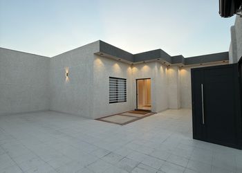 شقة فاخرة بمدخل خاص