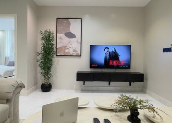 شقة بغرفة جلوس وغرفتين نوم 