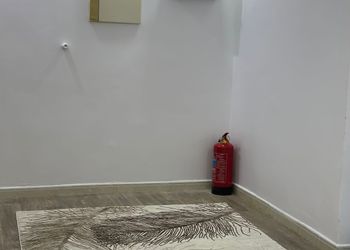 شقة بغرفة معيشة وغرفتين نوم 