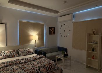 استديوهادئ وبأجواء وموقع مميز 