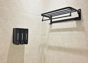 شقة بصالة أنيقة ودخول ذاتي 