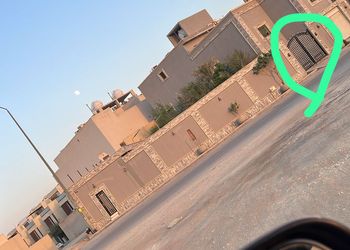 شاليه بجلسه مطله على حديقه