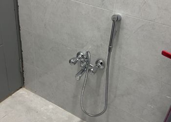 استديو بأثاث مريح وبسيط 